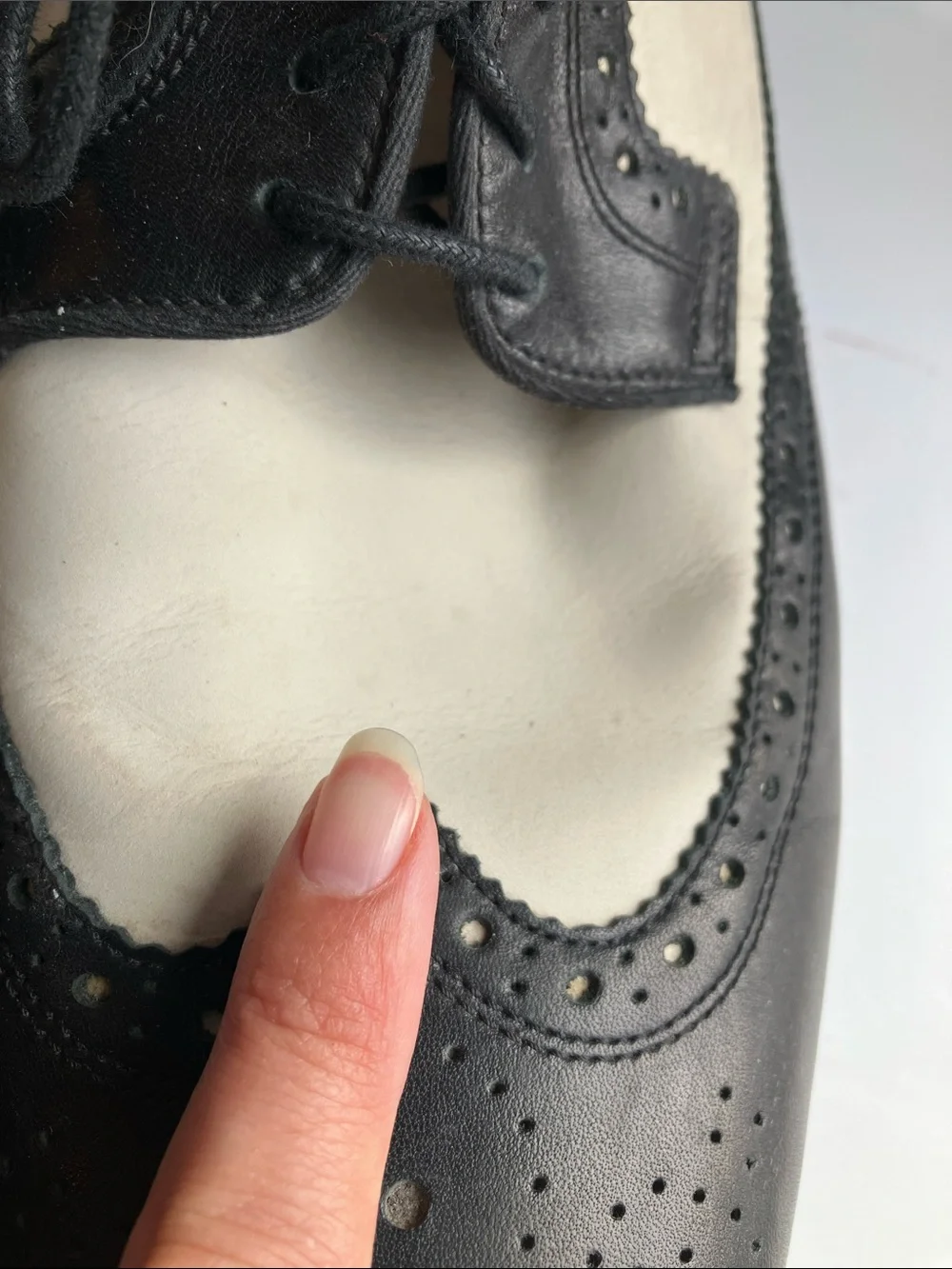 Johnston & Murphy Conard Wingtip spectator Oxford dress shoes b&w